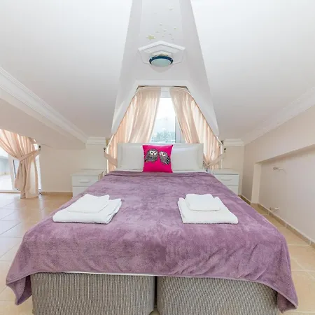 London Daily Weekly * Marmaris