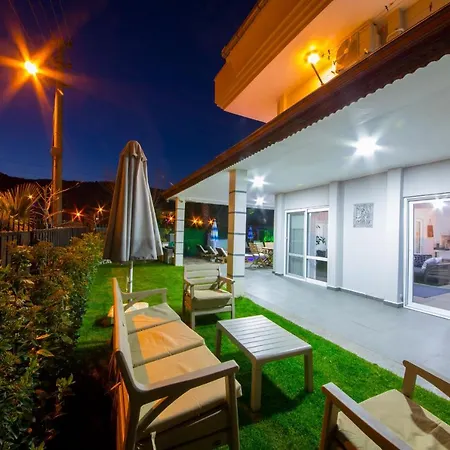 London Daily Weekly Villa