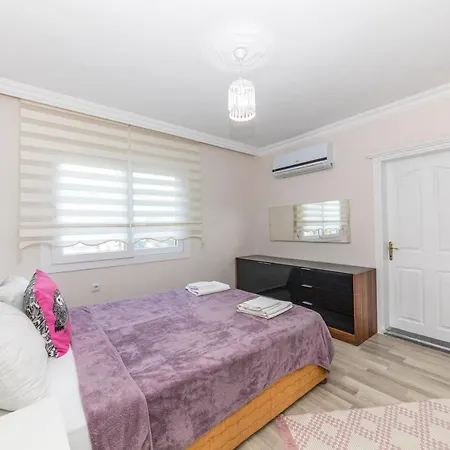 Villa London Daily Weekly *