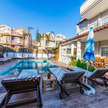 London Daily Weekly Villa