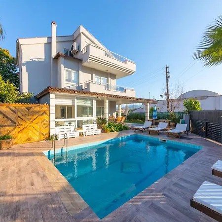 London Daily Weekly Villa