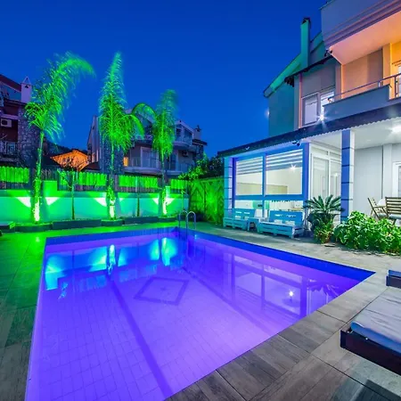 London Daily Weekly Villa *