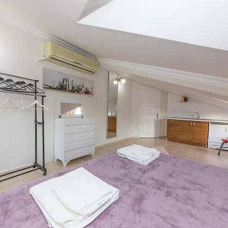 London Daily Weekly Villa *